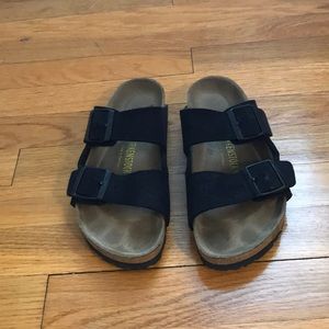 Black Birkenstock’s